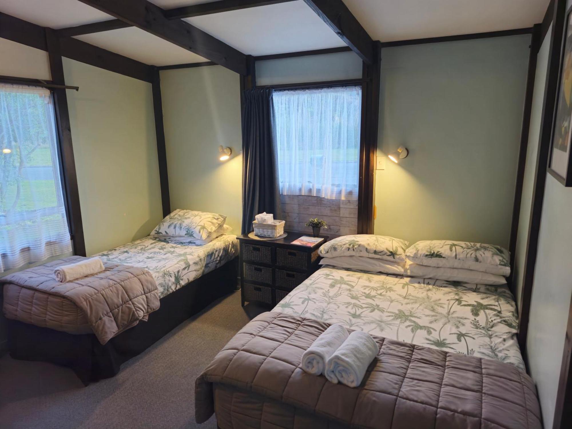 Tokaanu Lodge Motel Терейнджи Экстерьер фото